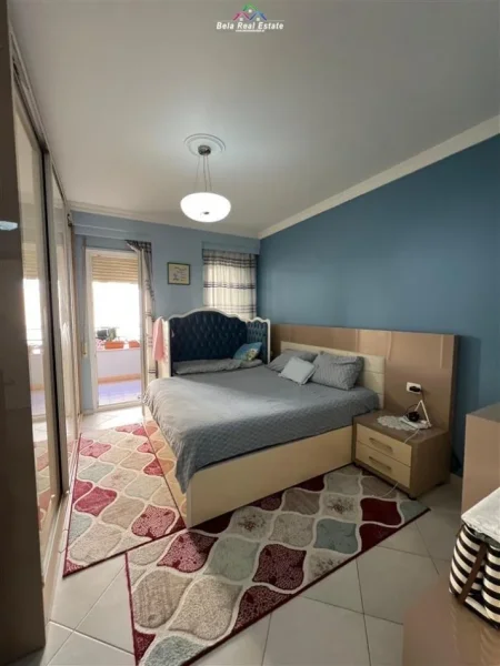 Tirane, shes apartament 1+1+Ballkon Kati 4, 73 m² 135.000 € (komuna e parisit)