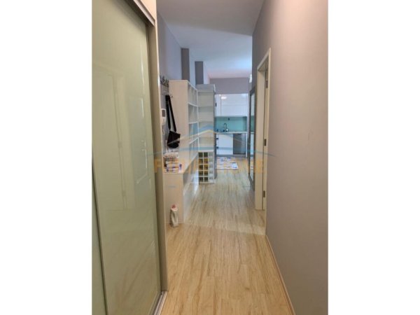 Tirane, jepet me qera apartament 2+1+Ballkon Kati 4, 75 m² 700 € (Myslym Shyri)