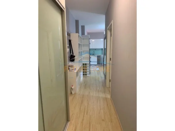 Tirane, jepet me qera apartament 2+1+Ballkon Kati 4, 75 m² 700 € (Myslym Shyri)