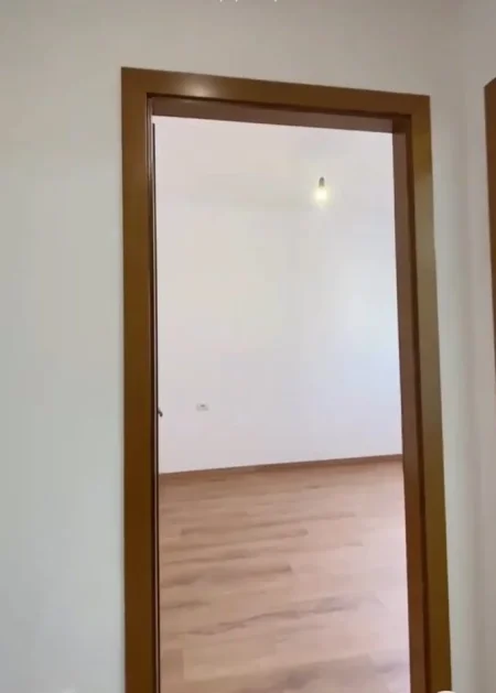 Tirane, shitet apartament 1+1+Ballkon Kati 5, 55 m² 90.000 € (rruga dibres, spitali amerikan 2)