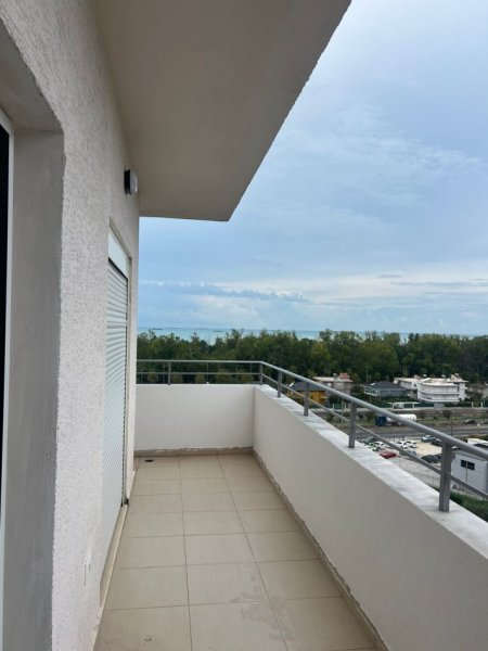 Durres, shitet garsonier 1+1 Kati 7, 60 m² 45.000 € (Rruga Pavaresia)