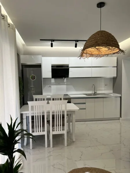 Tirane, jepet me qera apartament 2+1 , 70 m² 850€ (Myslym Shyri)