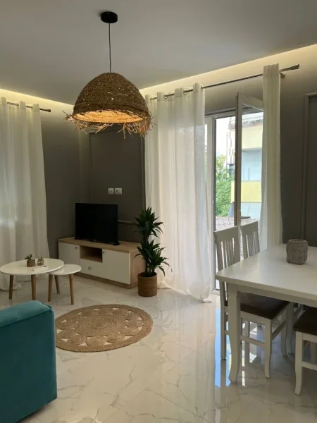 Tirane, jepet me qera apartament 2+1 , 70 m² 850€ (Myslym Shyri)