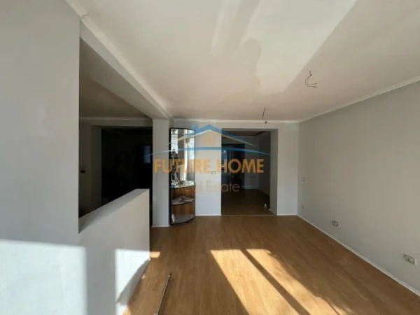 Tirane, shitet ambjent biznesi Kati 0, 119 m² 570.000 € (RRUGA VASO PASHA BLLOK)
