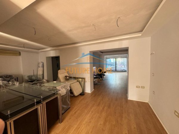 Tirane, shitet ambjent biznesi Kati 0, 119 m² 570.000 € (RRUGA VASO PASHA BLLOK)
