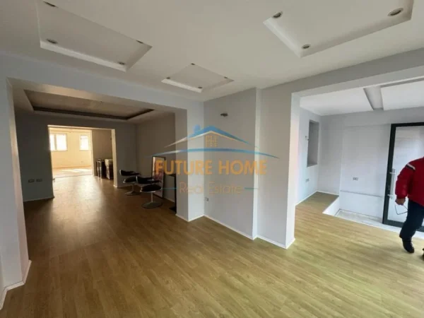 Tirane, shitet ambjent biznesi Kati 0, 119 m² 570.000 € (RRUGA VASO PASHA BLLOK)