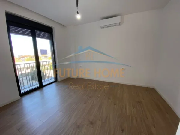 Tirane, jepet me qera apartament 1+1+Ballkon Kati 1, 71 m² 400 € (Selite)
