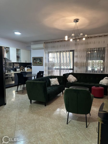 Tirane, jepet me qera apartament 2+1+Ballkon Kati 4, 100 m² 650 € (KOMUNA E PARISIT)