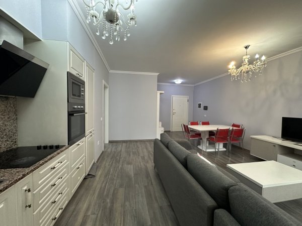 Tirane, jepet me qera apartament 3+1+Ballkon , 123 m² 1.000 € (kompleksi delijorgji)