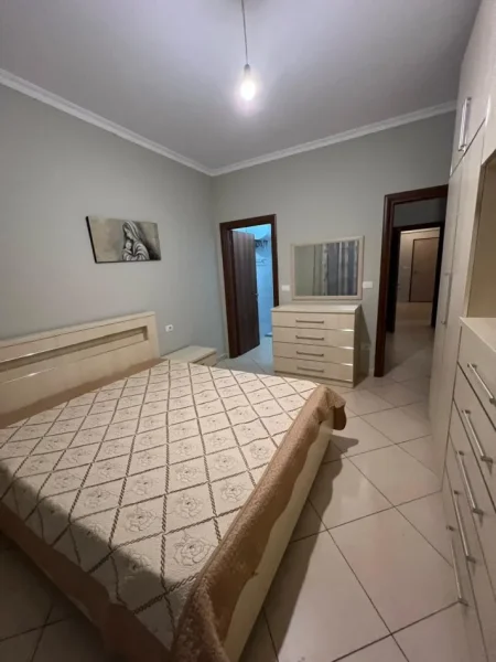 Tirane, jepet me qera apartament 2+1+Ballkon Kati 2, 100 m² 450 € (Liqeni i thate , rruga peti)