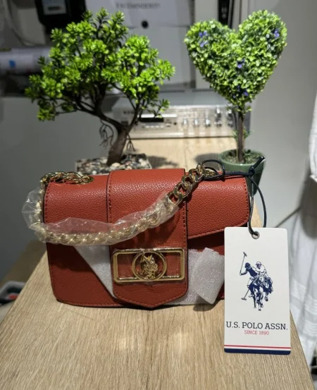 Tirane, ofroj Shes veshje origjinale shumic pakic