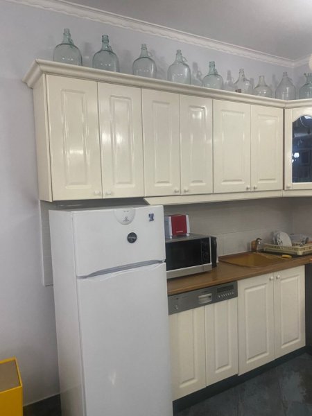 Tirane, jepet me qera apartament 2+1 Kati 3, 137 m² 900 € (Blloku)