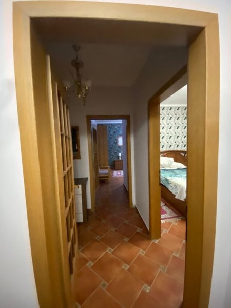 Tirane, jepet me qera apartament 2+1 Kati 3, 137 m² 900 € (Blloku)