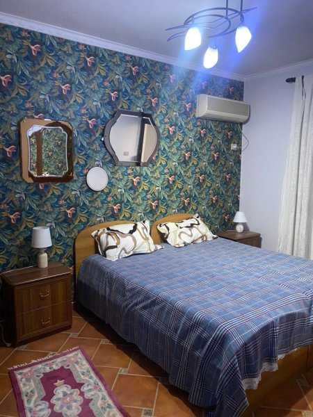 Tirane, jepet me qera apartament 2+1 Kati 3, 137 m² 900 € (Blloku)