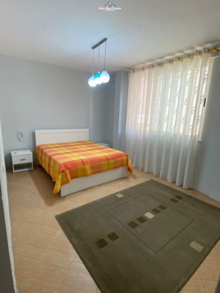 Tirane, jepet me qera Vile 2+1 Kati 1, 100 m² 500 € (shkolla e bashkuar)