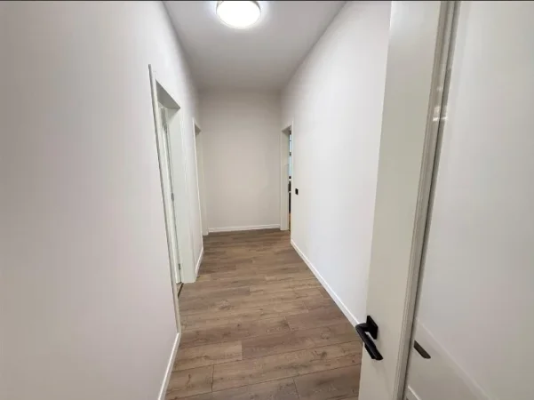 Tirane, shitet apartament 2+1+Ballkon Kati 5, 120 m² 230.000 € (Hamdi sina)