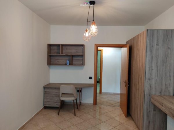 Tirane, jepet me qera apartament 3+1 Kati 8, 220 m² 2000 € (kika 1)