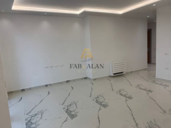 Tirane, jepet me qera apartament 2+1+2 Kati 6, 106 m² 1.000 € (Mine Peza) TEK DONIKA CENTER