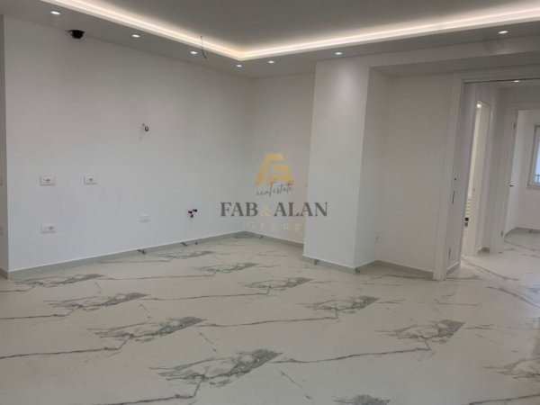 Tirane, jepet me qera apartament 2+1+2 Kati 6, 106 m² 1.000 € (Mine Peza) TEK DONIKA CENTER
