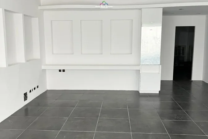 Tirane, jepet me qera dyqan Kati 0, 40 m² 750 € (rruga bardhyl)