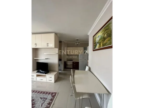 Tirane, shitet 1+1 Kati 3, 47 m² 79.000 € (Rruga e Ullishtes)