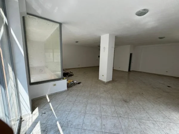 Durres, shitet garazh , 210.000 € (PLAZH DURRES)