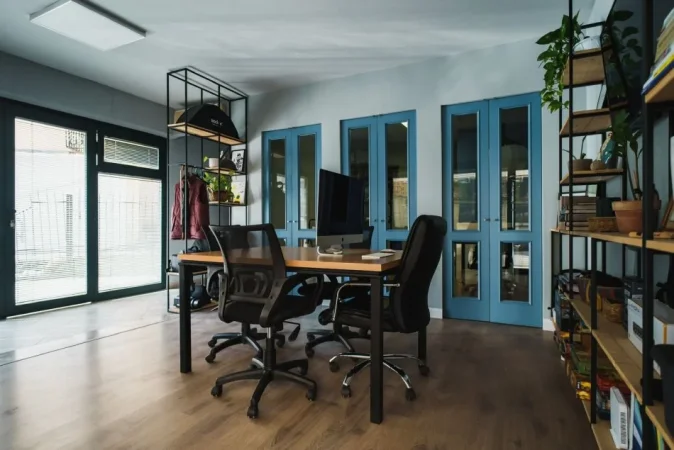 Tirane, jepet me qera zyre Kati 0, 45 m² 600 € (STADIUMI DINAMO)