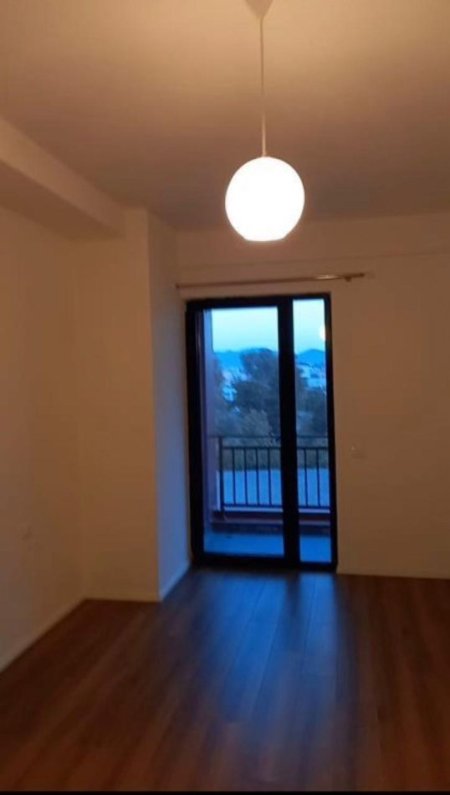 Tirane, jepet me qera apartament 2+1 Kati 3, 125 m² 530 € (QSUT)