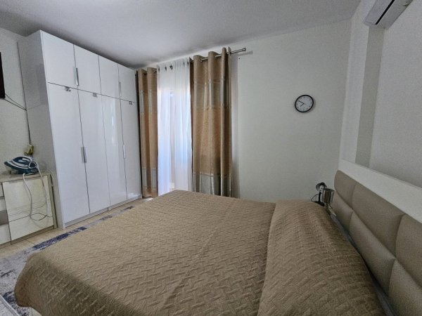 JEPET ME QERA APARTAMENT 1+1 ,  650 € (RRUGA BOGDANEVE)