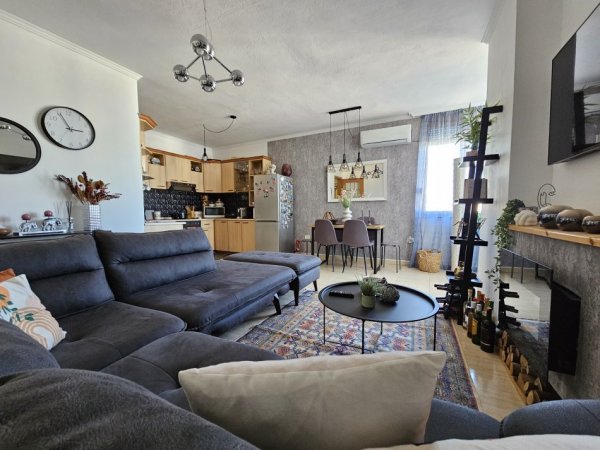 JEPET ME QERA APARTAMENT 1+1 ,  650 € (RRUGA BOGDANEVE)