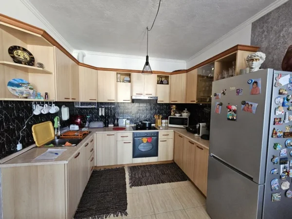 JEPET ME QERA APARTAMENT 1+1 ,  650 € (RRUGA BOGDANEVE)