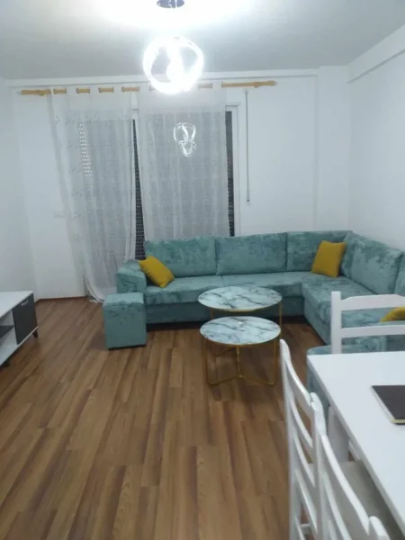 Tirane, jepet me qera apartament 2+1 Kati 2, 100 m² 500 € (Unaza e re , Vila L 2 Unaza e re .Atir TIRANE)