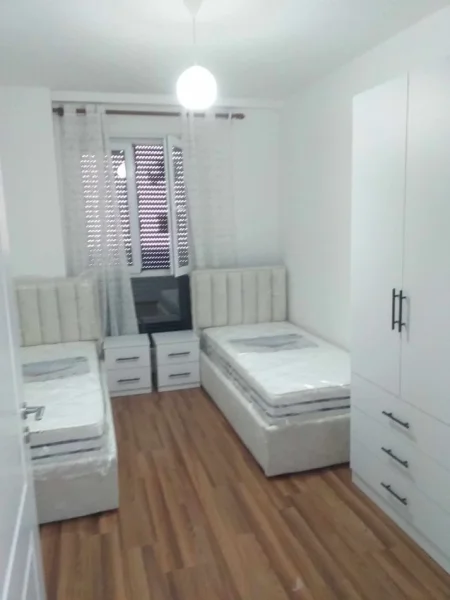 Tirane, jepet me qera apartament 2+1 Kati 2, 100 m² 500 € (Unaza e re , Vila L 2 Unaza e re .Atir TIRANE)