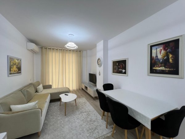 Tirane, jepet me qera apartament 2+1 Kati 7, 118 m² 700 € (Kompleksi &quot;Fratari&quot;,ne zonën e Astirit, Unaza e Re, Tiranë.)