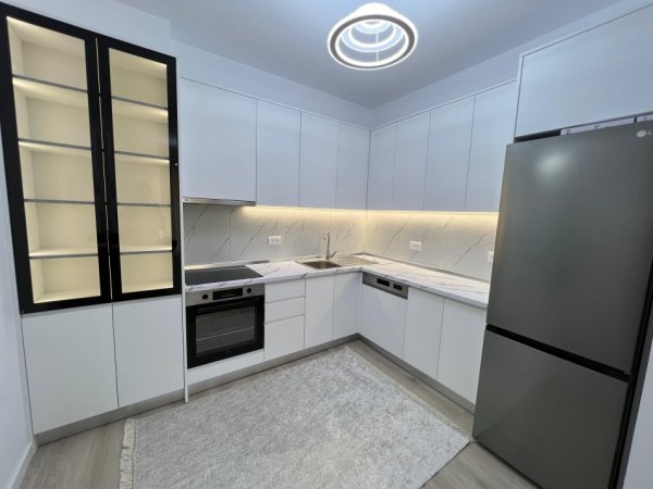 Tirane, jepet me qera apartament 2+1 Kati 7, 118 m² 700 € (Kompleksi &quot;Fratari&quot;,ne zonën e Astirit, Unaza e Re, Tiranë.)
