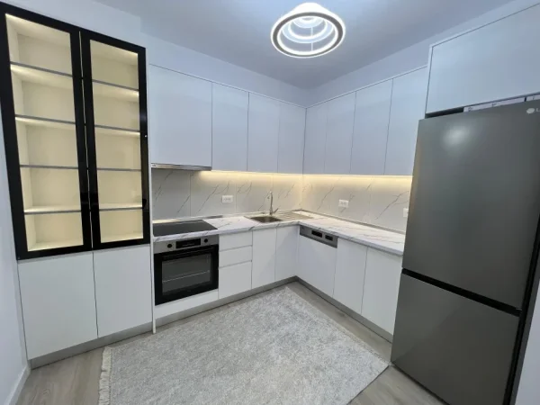 Tirane, jepet me qera apartament 2+1 Kati 7, 118 m² 700 € (Kompleksi "Fratari",ne zonën e Astirit, Unaza e Re, Tiranë.)