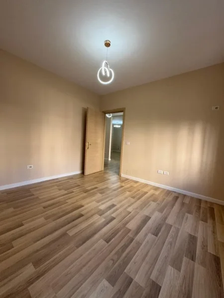 Tirane, shitet apartament 2+1+Ballkon Kati 2, 84 m² 125.000 € (Sokrat Miho)