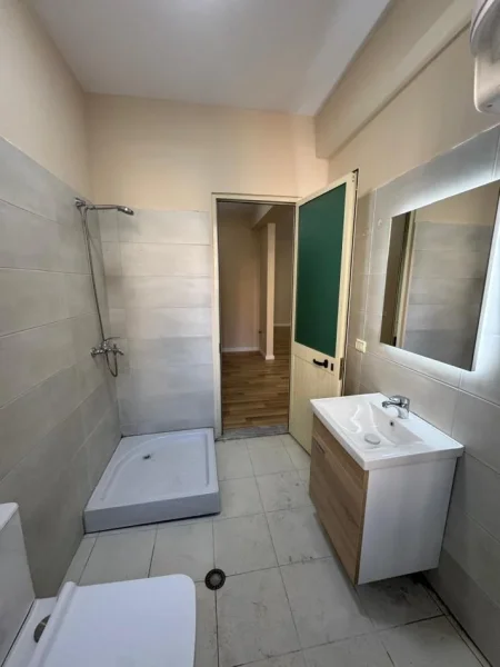 Tirane, shitet apartament 2+1+Ballkon Kati 2, 84 m² 125.000 € (Sokrat Miho)