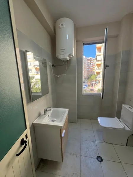 Tirane, shitet apartament 2+1+Ballkon Kati 2, 84 m² 125.000 € (Sokrat Miho)