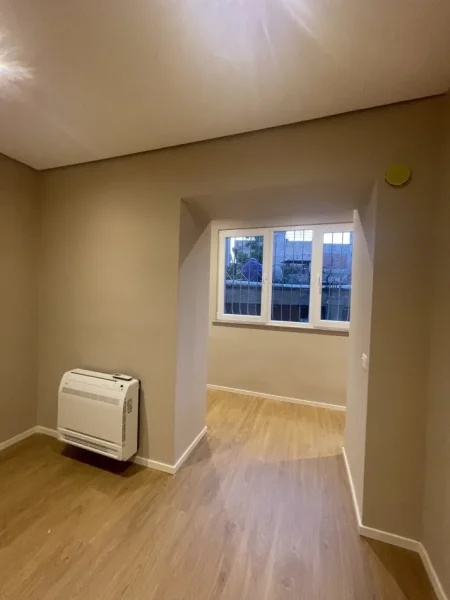 Tirane, jepet me qera , 900 € (Rruga e Kavajes)