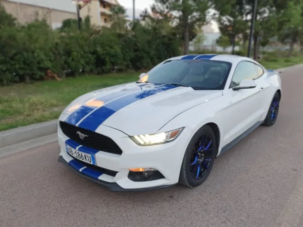 Tirane, shes makine Ford Mustang 2.3 EcoBoost Benzin, e bardhë automatik Kondicioner 112.000 km 21.000 €