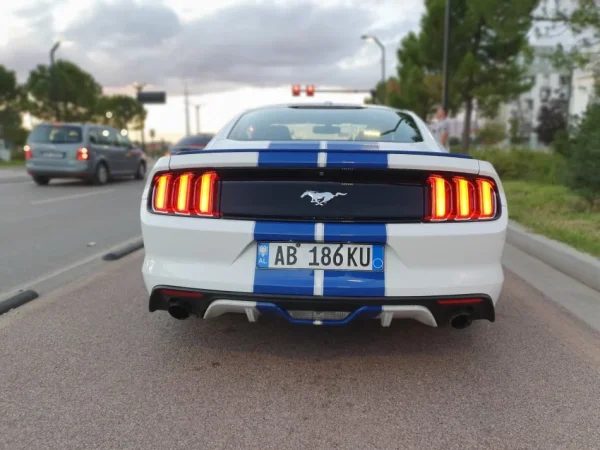 Tirane, shes makine Ford Mustang 2.3 EcoBoost Benzin, e bardhë automatik Kondicioner 112.000 km 21.000 €