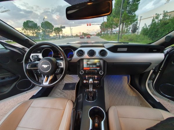 Tirane, shes makine Ford Mustang 2.3 EcoBoost Benzin, e bardhë automatik Kondicioner 112.000 km 21.000 €