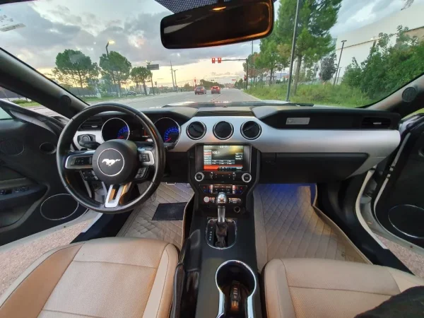 Tirane, shes makine Ford Mustang 2.3 EcoBoost Benzin, e bardhë automatik Kondicioner 112.000 km 21.000 €