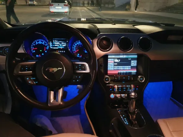 Tirane, shes makine Ford Mustang 2.3 EcoBoost Benzin, e bardhë automatik Kondicioner 112.000 km 21.000 €