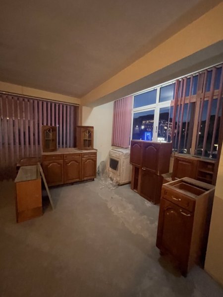 Tirane, jepet me qera zyre Kati 1, 40 m² 650 € (21 dhjetori)