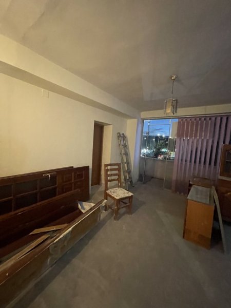 Tirane, jepet me qera zyre Kati 1, 40 m² 650 € (21 dhjetori)