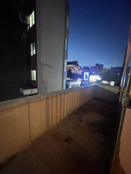 Tirane, jepet me qera zyre Kati 1, 40 m² 650 € (21 dhjetori)