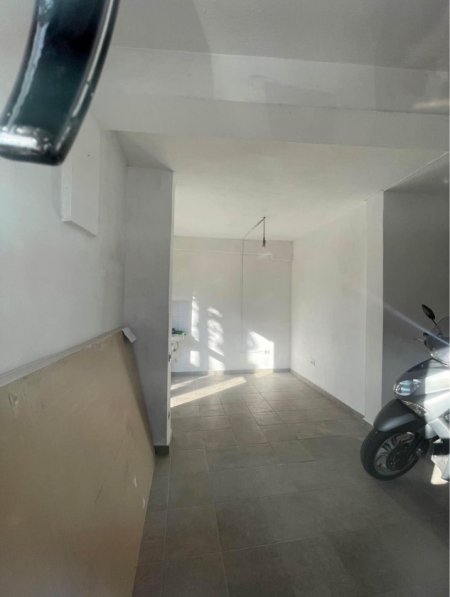 Tirane, jepet me qera Kati 0, 20 m² 300 € (Don Bosko)