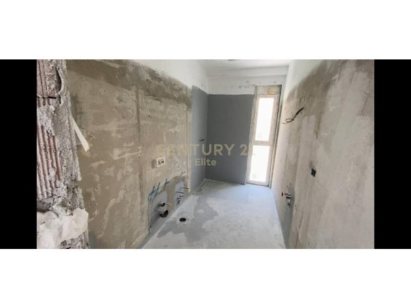 Tirane, shes apartament 2+1+Ballkon , 130 m² 359.000 € (Liqeni i Tiranës)